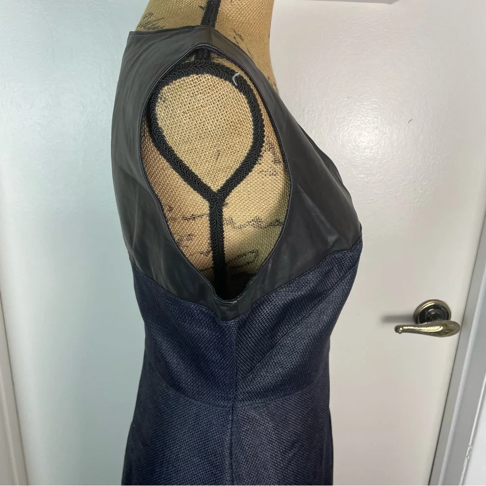bebe Leather Trim Navy Blue Sleeveless Textured Dress Size M V-Neck Lined Party - Picture 6 of 13